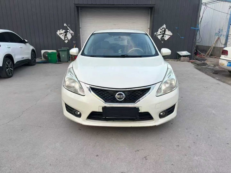 徐州13年日产骐达1