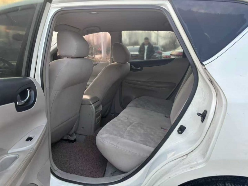 徐州13年日产骐达4