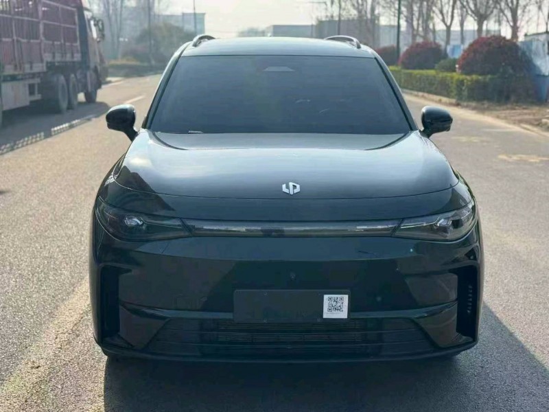 济宁25年零跑汽车C161