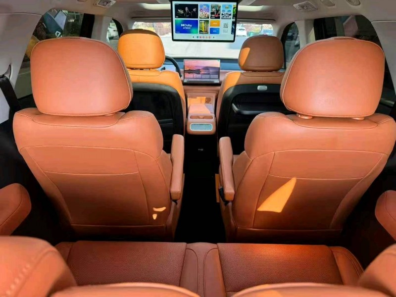 济宁25年零跑汽车C166