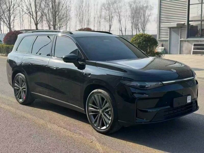 济宁25年零跑汽车C168