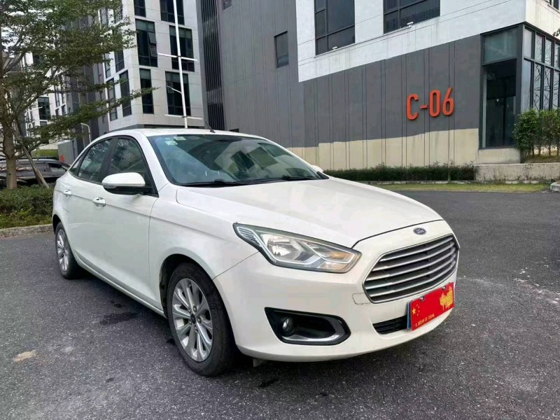 广州15年福特福睿斯2