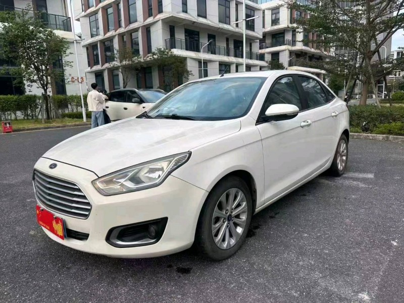 广州15年福特福睿斯3