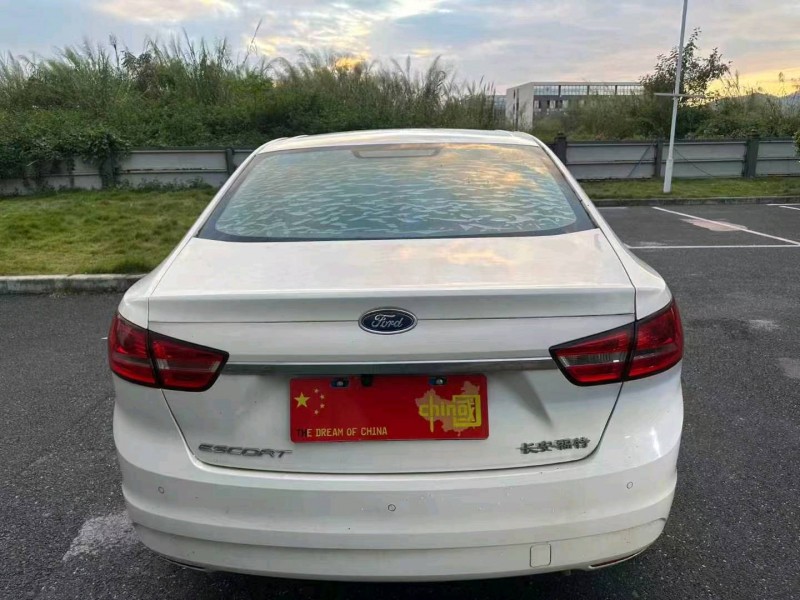 广州15年福特福睿斯4