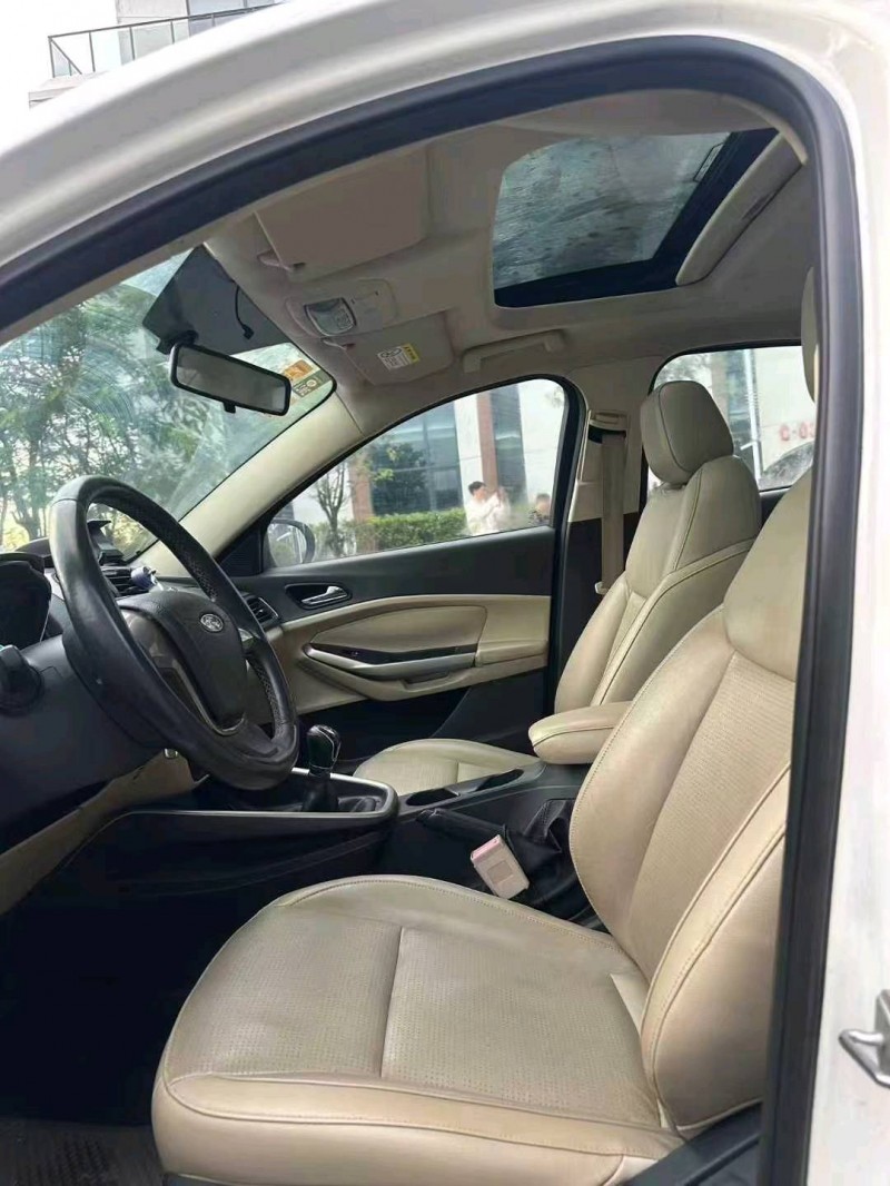 广州15年福特福睿斯5