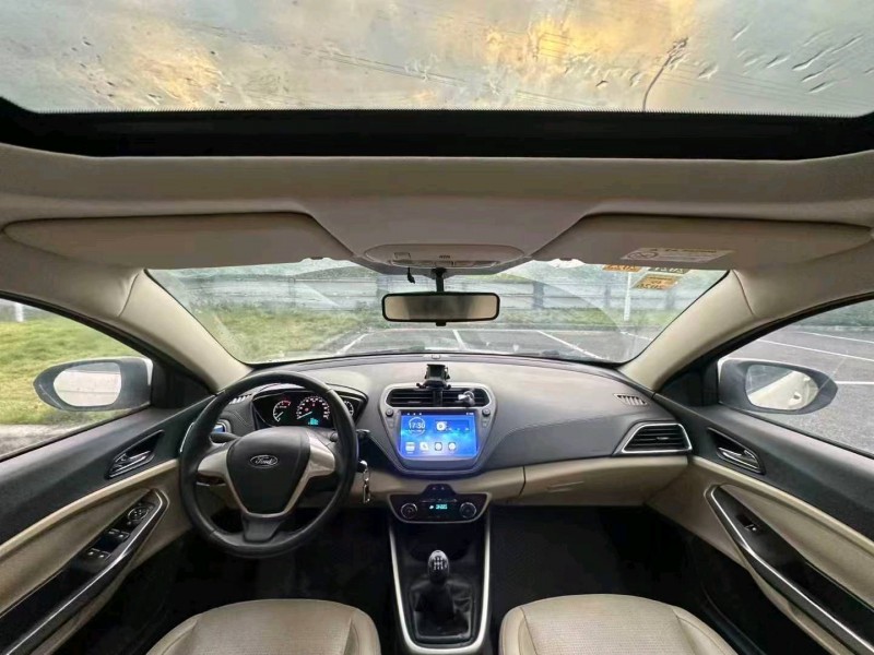 广州15年福特福睿斯7