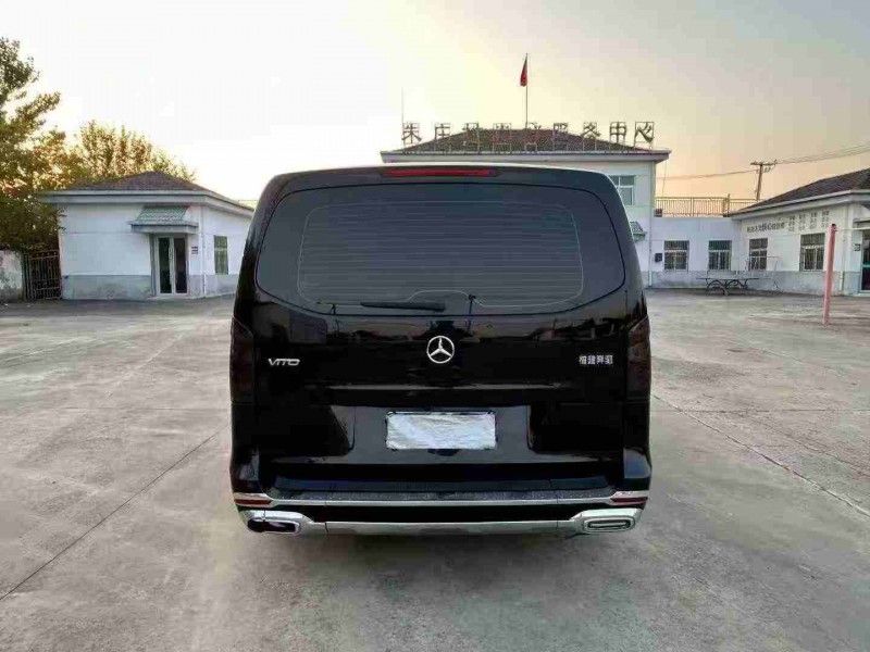 徐州21年奔驰威霆4