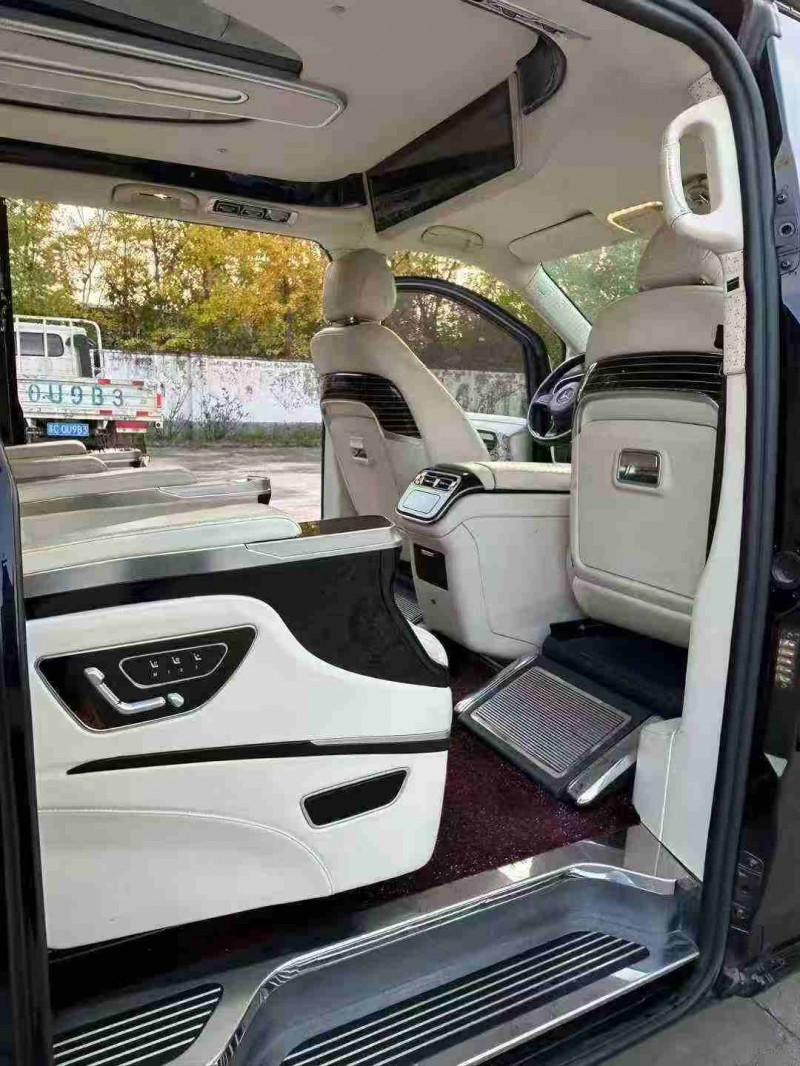 徐州21年奔驰威霆6