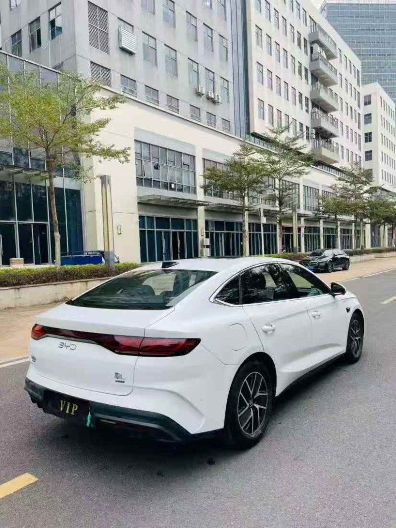 广州25年比亚迪秦8