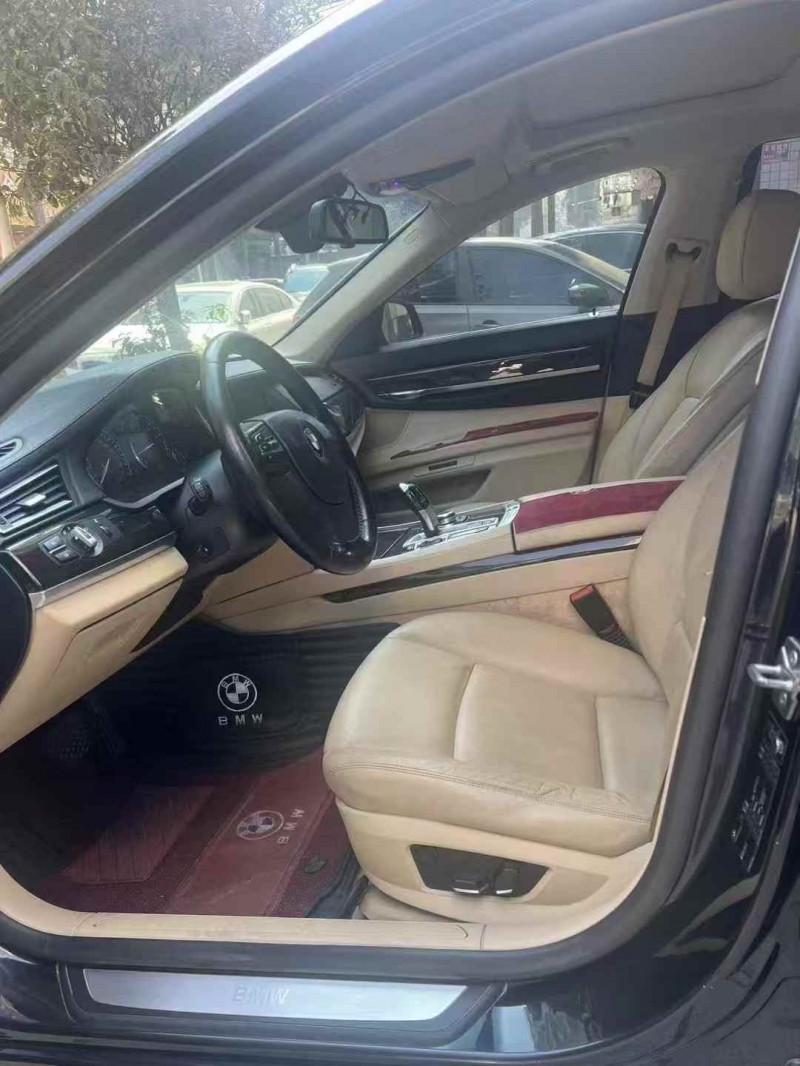 广州11年宝马7系8