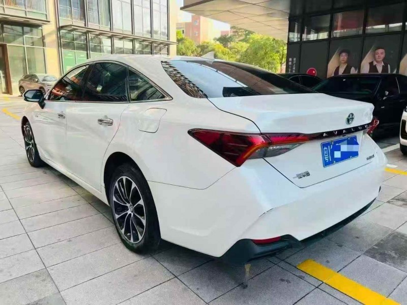 广州22年丰田亚洲龙5