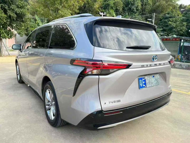 广州22年丰田塞纳5