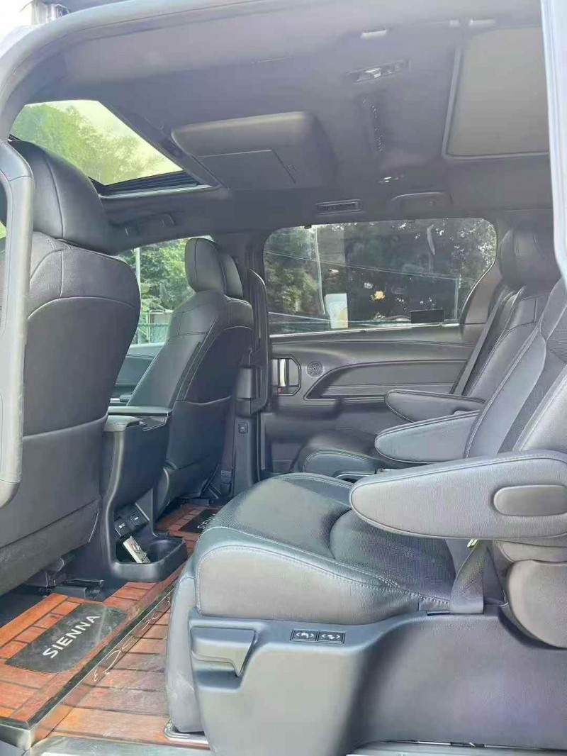 广州22年丰田塞纳6