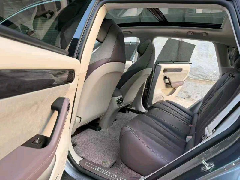 徐州22年零跑汽车C114