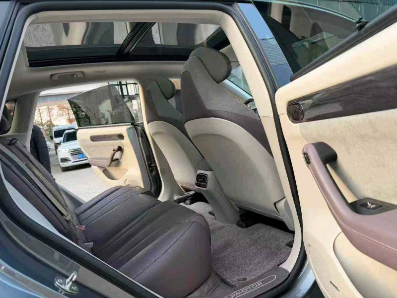 徐州22年零跑汽车C117