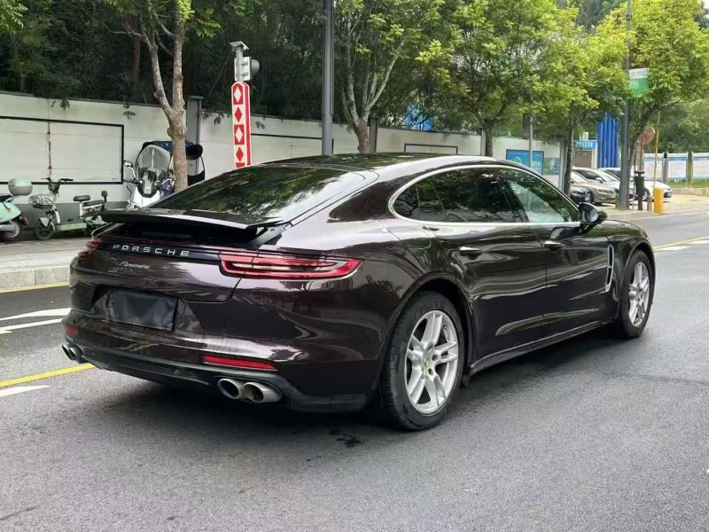 深圳18年保时捷帕拉梅拉8