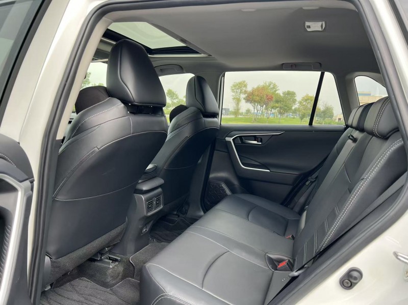 盐城22年丰田威兰达4