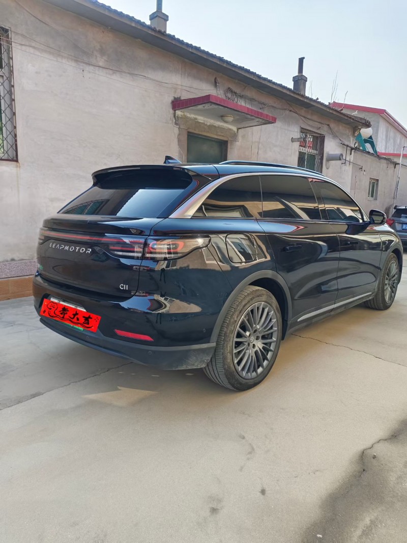 廊坊25年零跑汽车C115