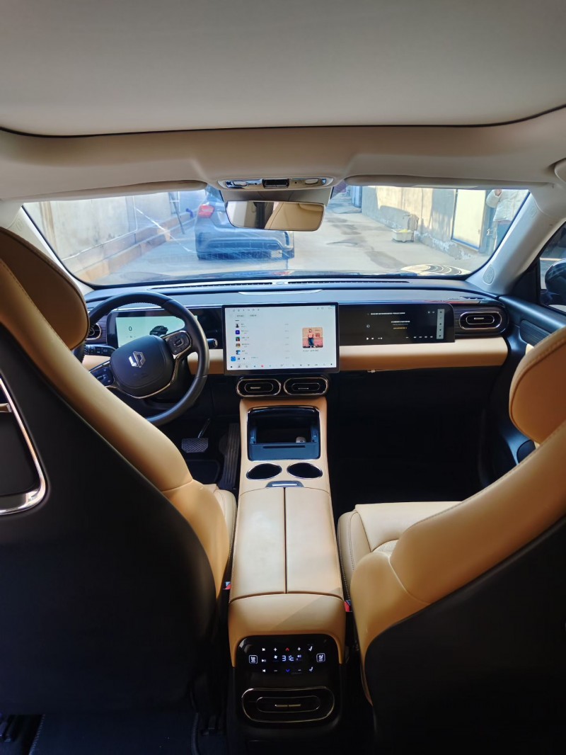 廊坊25年零跑汽车C117