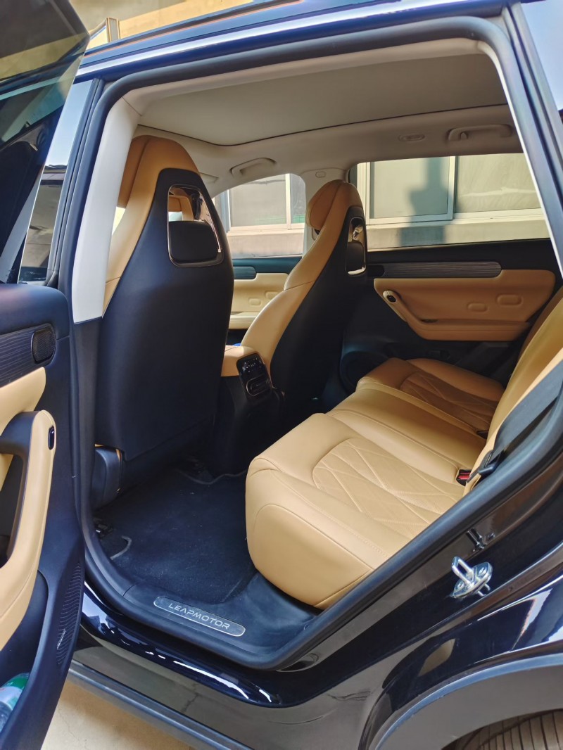 廊坊25年零跑汽车C118