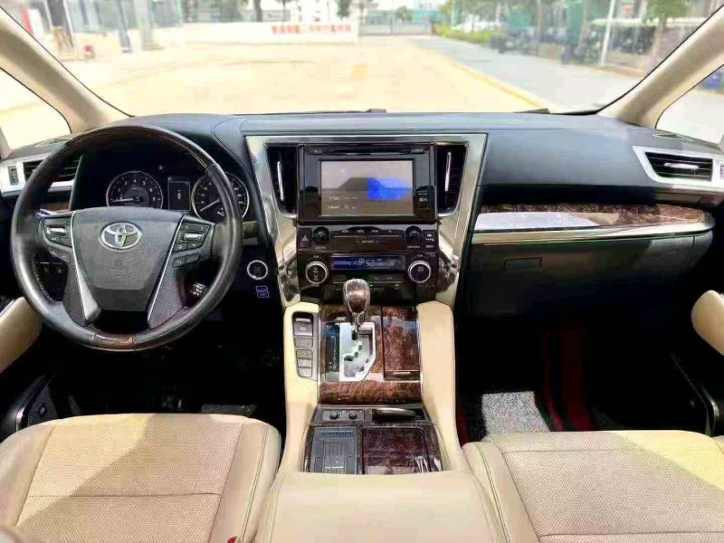 南平19年丰田埃尔法6