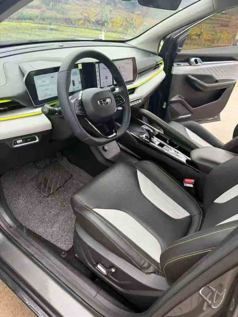 厦门22年吉利缤越4