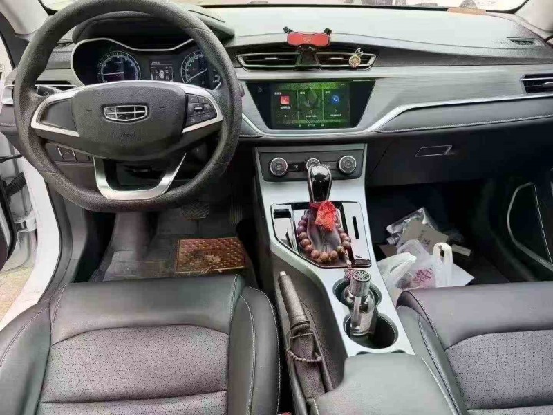 深圳22年吉利帝豪4