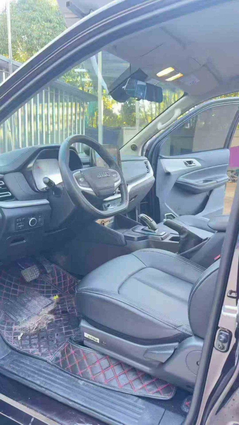 大理23年江铃域虎5