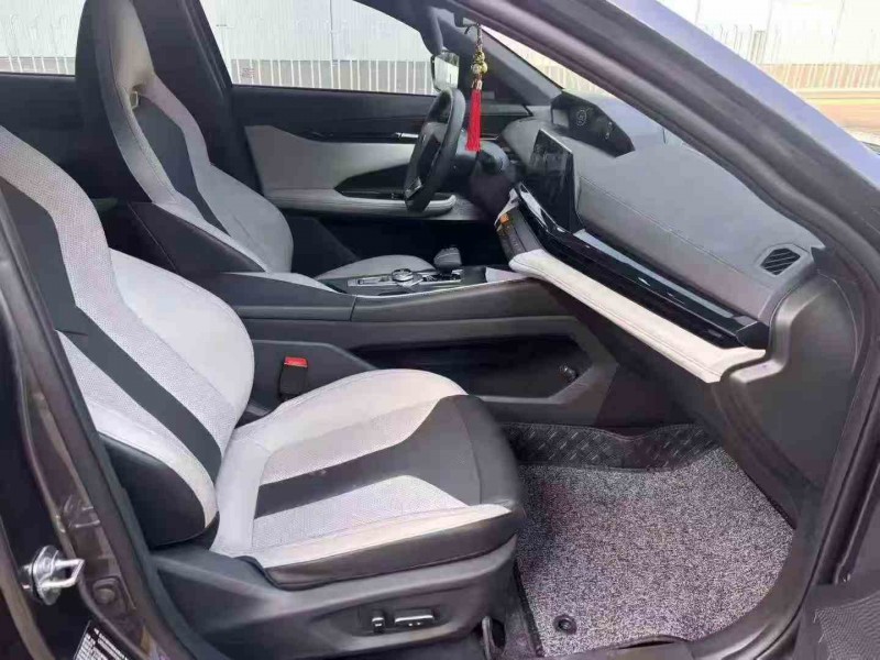 临沧25年长安汽车UNI4