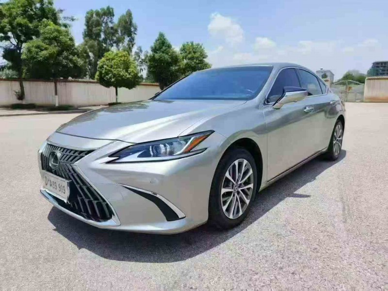 保山22年雷克萨斯ES3
