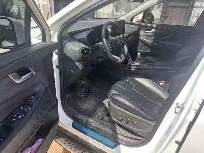 榆林20年现代新胜达5