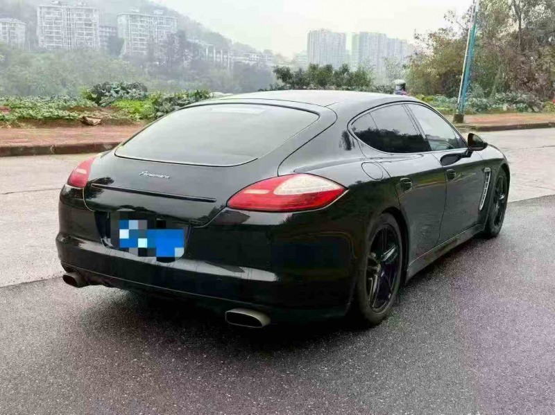 南平13年保时捷帕拉梅拉8