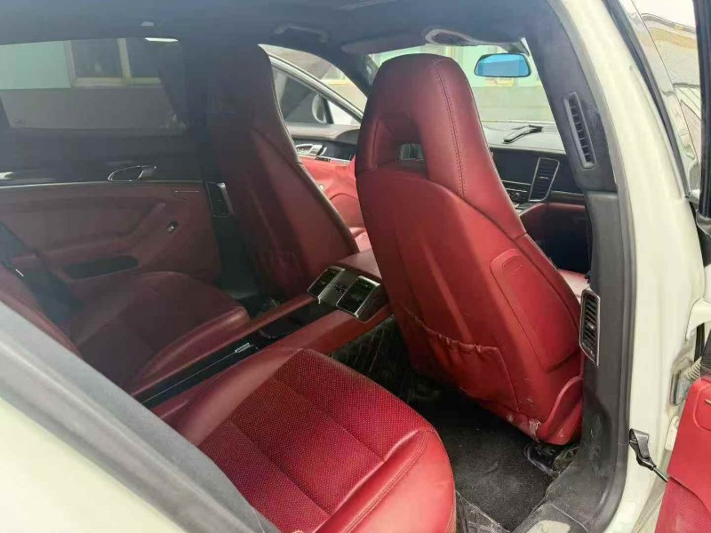 烟台13年保时捷帕拉梅拉4