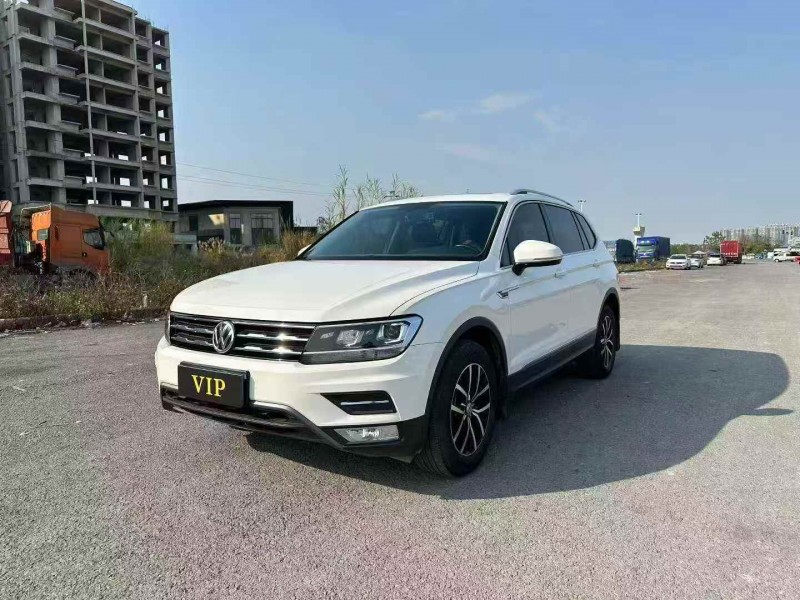 钦州19年大众途观3