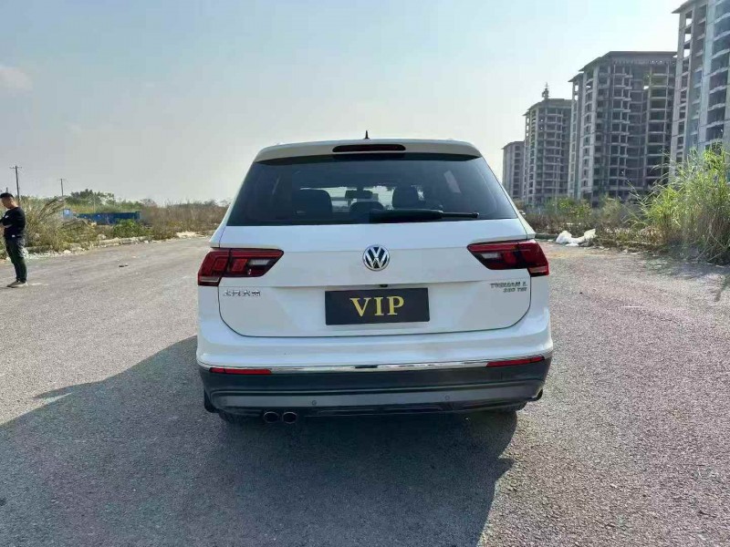 钦州19年大众途观7