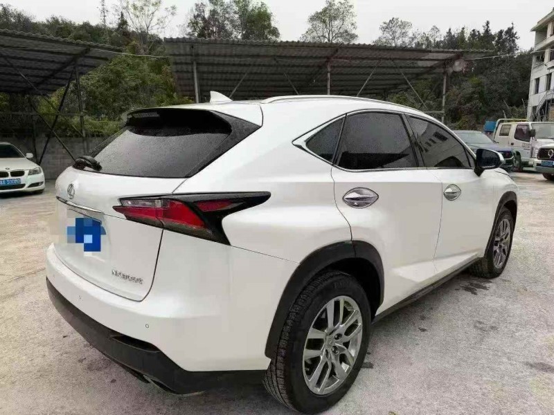 常德16年雷克萨斯NX7