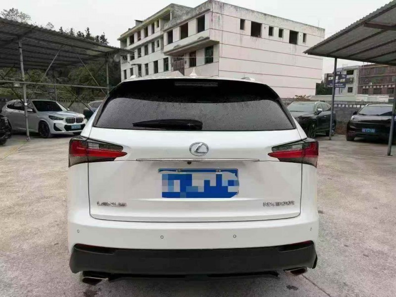 常德16年雷克萨斯NX9