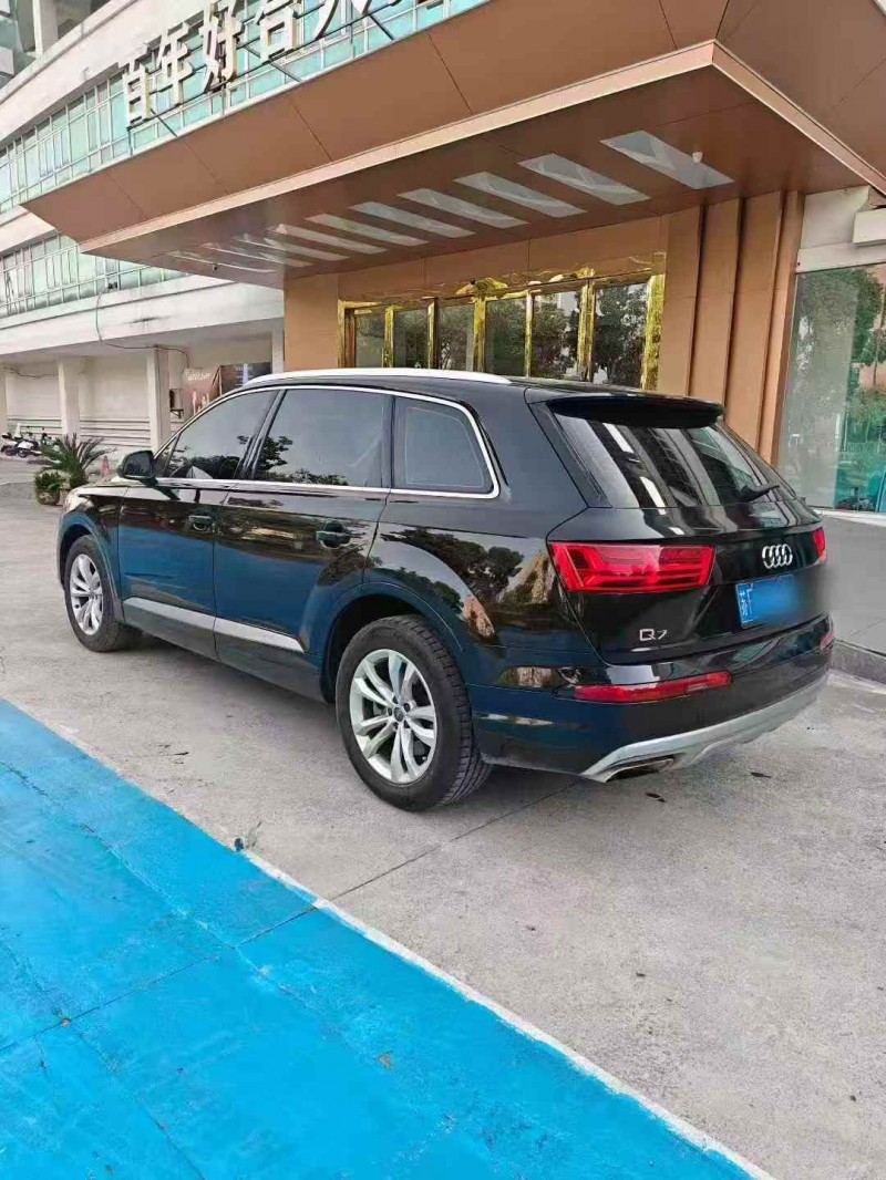 连云港16年奥迪Q78