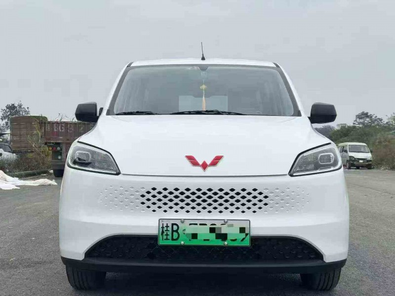 钦州25年五菱汽车宏光1