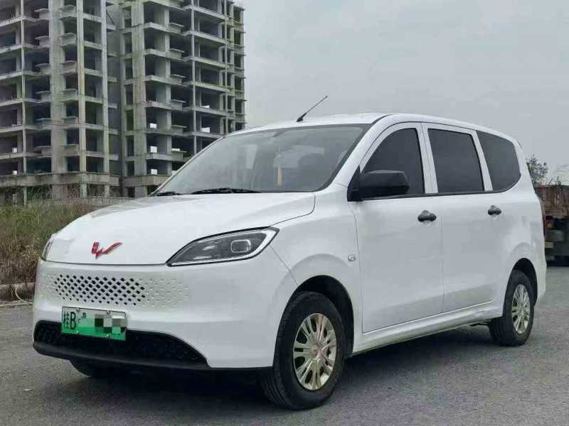 钦州25年五菱汽车宏光2