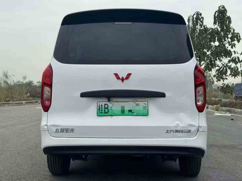 钦州25年五菱汽车宏光7