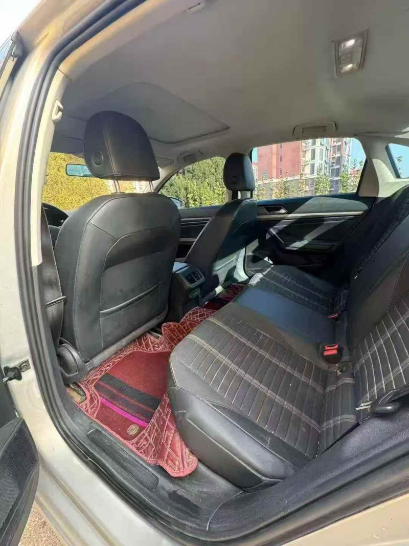 威海21年大众朗逸6