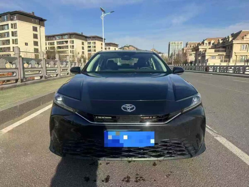 泰安25年丰田凯美瑞1