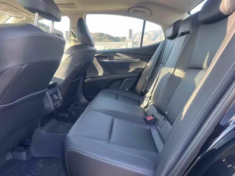 泰安25年丰田凯美瑞6