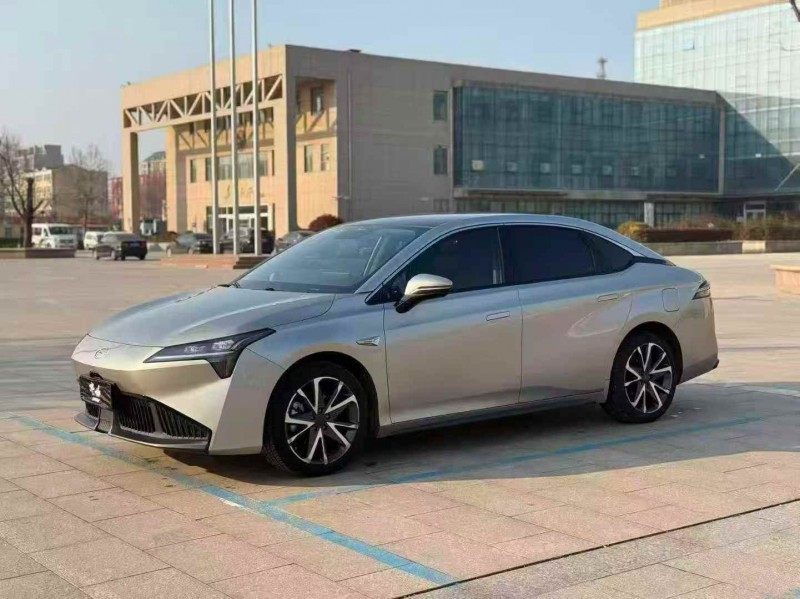 枣庄22年传祺埃安S2