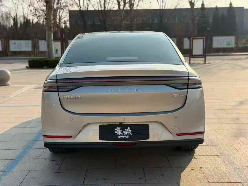 枣庄22年传祺埃安S9