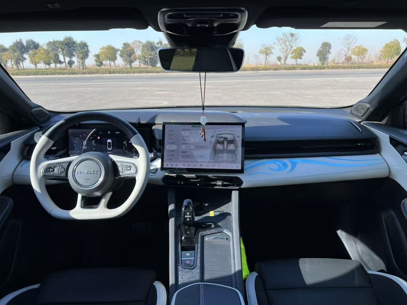 盐城23年领克037