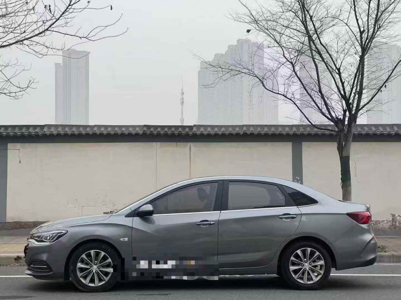 郑州22年雪佛兰科鲁泽3