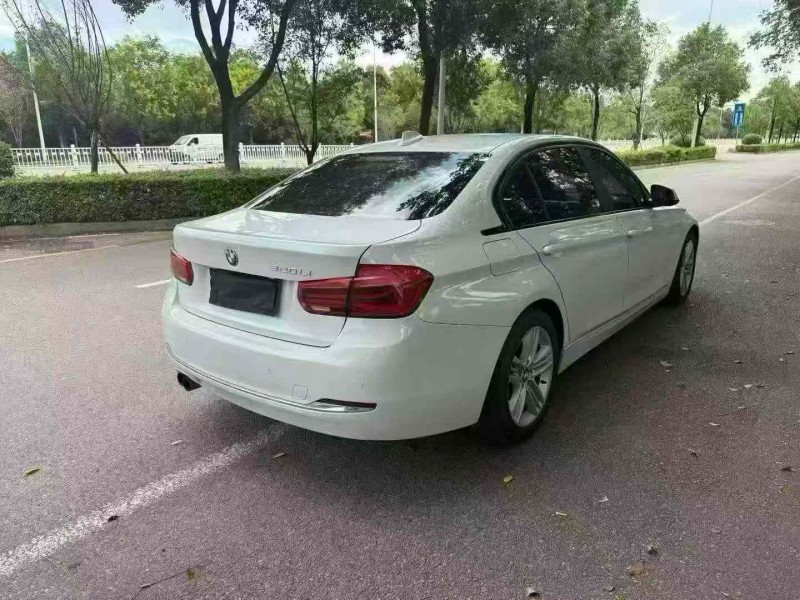 娄底16年宝马3系8