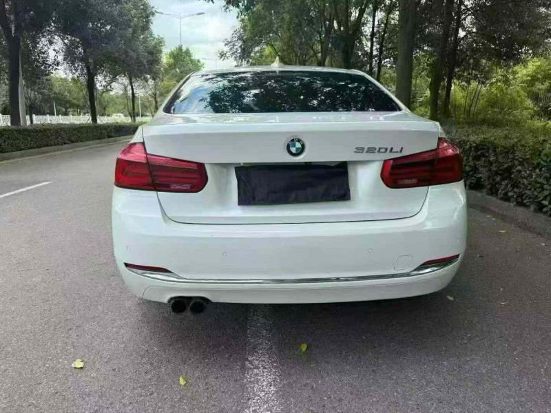 娄底16年宝马3系9